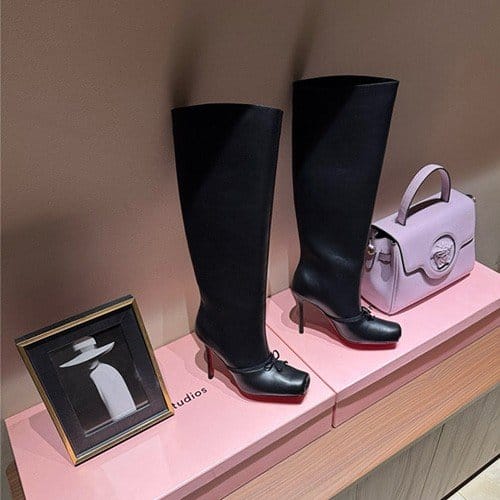 CHRISTIAN LOUBOUTIN 크리스찬루부탱 여성용 부츠 (굽높이10.5CM) C39944 2COLOR