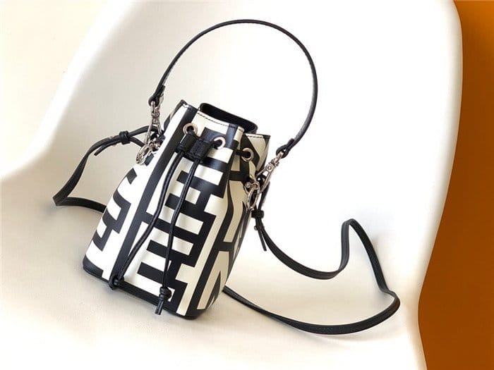FENDI 펜디 몽트레저 미니 버킷백 F8010