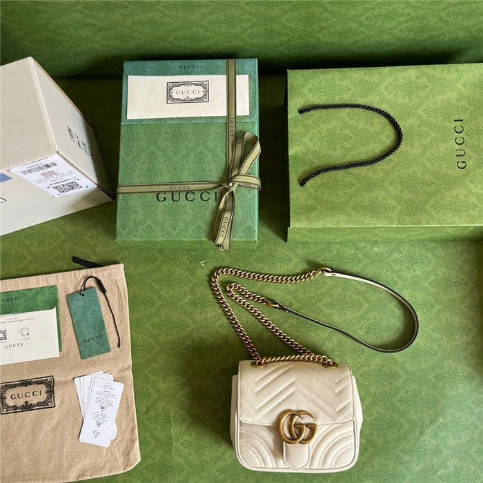 GUCCI 구찌 GG 마몬트 마틀라쎄 미니 숄더백 73968