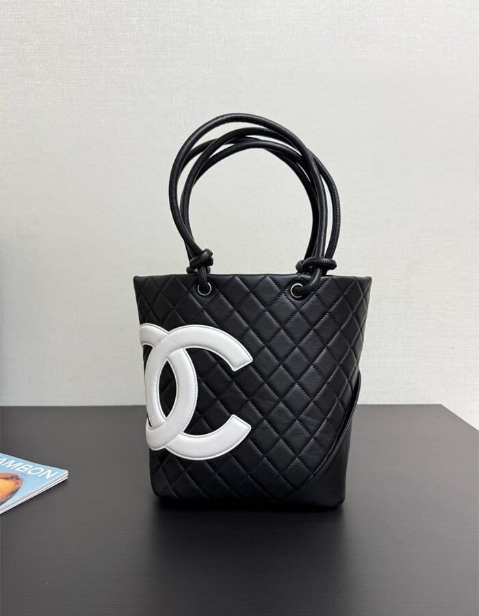 CHANEL 샤넬 버킷백 미디움 AS2979